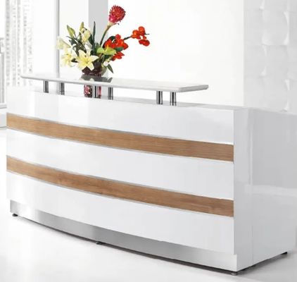 Vente à chaud Taille personnalisée Simple Grand Design Hôtel Bureau d'accueil Reception blanche Table de comptoir Bureau de salon de beauté moderne